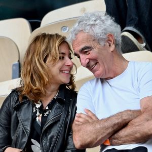 Raymond Domenech et sa nouvelle compagne à Roland Garros le 03 juin 2025 à Paris, France. Photo de ABACAPRESS.COM