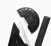Ce kit de géométrie inédit transforme la trousse de fournitures en un véritable objet de luxe.

Pré Collection Automne Hiver 2026