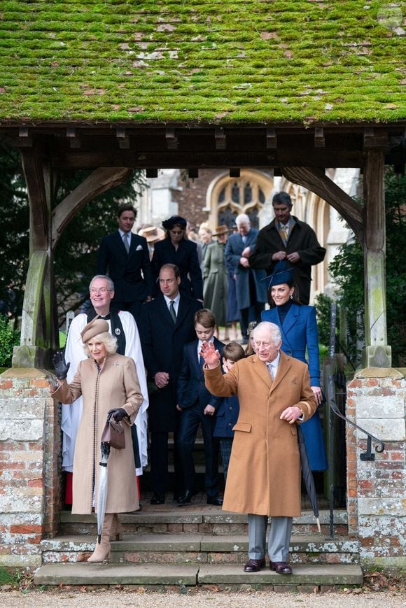 Le roi Charles III et la reine Camilla, suivis du prince de Galles, du prince George, du prince Louis et de la princesse de Galles, après avoir assisté au service religieux du jour de Noël à l'église St Mary Magdalene à Sandringham, Norfolk, Royaume-Uni, le 25 décembre 2023. Photo by Joe Giddens/PA Wire/ABACAPRESS.COM