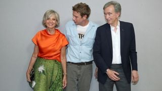 Bernard Arnault, sa femme Hélène et ses enfants Delphine, Frédéric, Alexandre, Jean et Antoine : le clan réuni au complet à l’occasion du défilé Dior