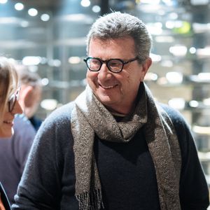 Annonçant ainsi être grand-père pour la première fois.

Pascal Bataille - Conférence de presse de la 9ème édition du Raid Féminin solidaire "Défi d'Elles" en soutien à l' ARSLA ( contre la maladie de Charcot) à l'hôtel Cinq Codet à Paris le 15 décembre 2025. Le futur raid aura lieu en Laponie qui aura lieu du 16 au 20 janvier 2026.
© Tiphaine Praud-Lebely / Bestimage