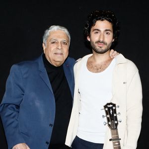 Exclusif - Enrico Macias et son petit-fils Symon - Backstage de l'enregistrement de l'émission "La boîte à secrets", au Studio 128 à Saint Denis, présentée par F. Bollaert et diffusée le 17 février 2023 sur France 3. © Christophe Clovis / Bestimage