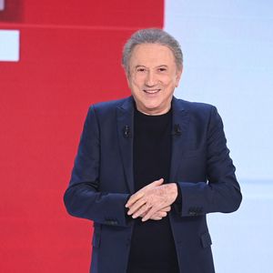 Exclusif - Michel Drucker - Enregistrement de l'émission Vivement dimanche au studio rive gauche présentée par M. Drucker avec une diffusion sur France 3 le 23 novembre. © Guillaume Gaffiot/Bestimage
