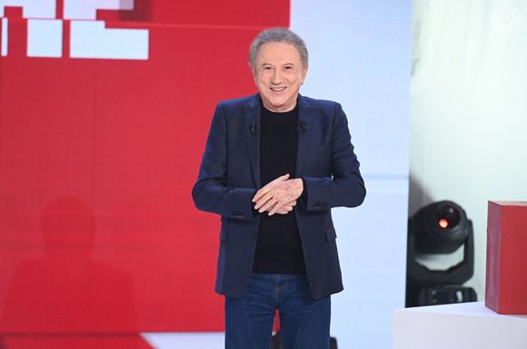Exclusif - Michel Drucker - Enregistrement de l'émission Vivement dimanche au studio rive gauche présentée par M. Drucker avec une diffusion sur France 3 le 23 novembre. © Guillaume Gaffiot/Bestimage