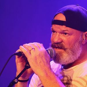 Exclusif - C'est pour l'ouverture du "Festival des fous rires de Bordeaux" que le presentateur tv Alex Jaffrey en compagnie du chef cuisinier Philippe Etchebest et de son groupe de rock "Chef and the Gang" presentent un spectacle musical et humoristique. Patrick Bernard-Fabien Cottereau/BESTIMAGE