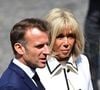 Après un défilé à Paris, rempli d'émotions, Brigitte et Emmanuel Macron se sont rendus à Amiens pour une occasion bien triste.

Le président Emmanuel Macron et sa femme Brigitte lors de la cérémonie à Paris.

© Christian Liewig / Bestimage