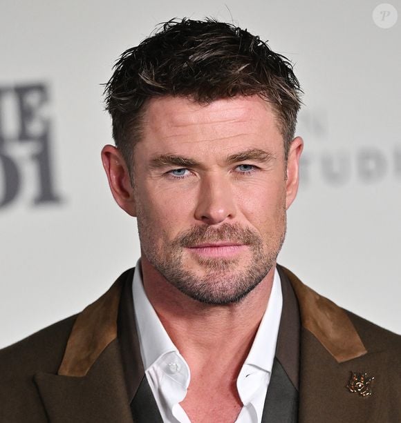 Actuellement, l'acteur était en plein tournage du film "Kockroach" aux côtés de Chris Hemsworth et Taron Egerton. Ce long-métrage sera sa dernière apparition au cinéma.

Chris Hemsworth - Première du film "Crime 101" à Los Angeles, le 10 février 2026.

©BestImage