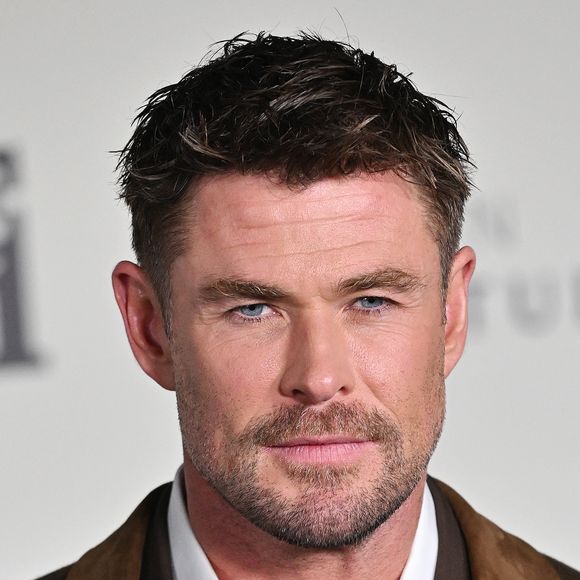 Actuellement, l'acteur était en plein tournage du film "Kockroach" aux côtés de Chris Hemsworth et Taron Egerton. Ce long-métrage sera sa dernière apparition au cinéma.

Chris Hemsworth - Première du film "Crime 101" à Los Angeles, le 10 février 2026.

©BestImage