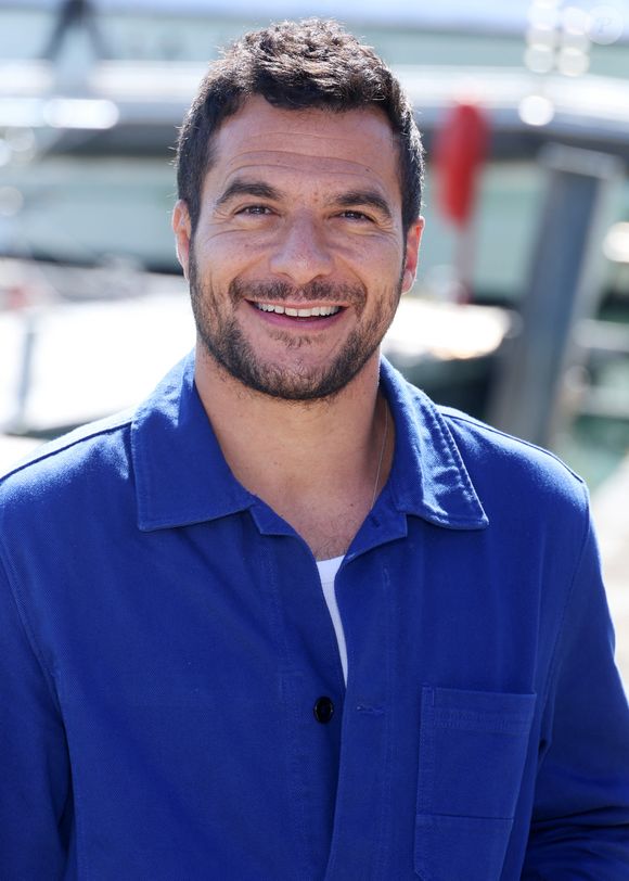 Amir Haddad - Photocall de la série "La Belle et le Boulanger" lors du 27ème Festival de la Fiction de la Rochelle (16 - 21 septembre 2025), le 17 septembre 2025.
© Denis Guignebourg / Bestimage