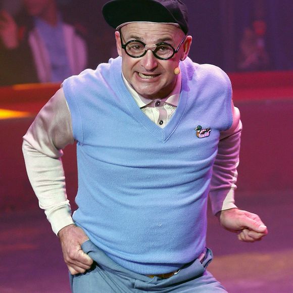 Vincent Lagaf présente un spectacle avec Gilbert et Lucien Gruss lors du Gala du 30e anniversaire du cirque Arlette Gruss à Bordeaux, France, le 16 janvier 2015. Photo par Patrick Bernard/ABACAPRESS.COM