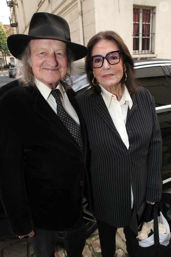 Exclusif - Nana Mouskouri et son mari André Chapelle - N. Mouskouri assiste à la pièce de théâtre "Quand je serai grand, je serai Nana Mouskouri" au studio Hébertot à Paris le 18 Septembre 2023.  © Bertrand Rindoff / Bestimage