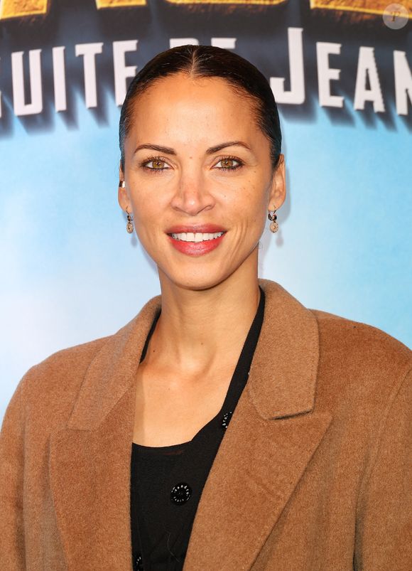 Depuis trois ou quatre ans, elle mène notamment une lutte acharnée contre les taches pigmentaires. Depuis, plus question de flirter avec le soleil sans protection.

Exclusif - Noémie Lenoir - Avant-première du film "Jeff Panacloc À la poursuite de Jean-Marc" au cinéma Publicis à Paris. Le 17 décembre 2023 © Coadic Guirec / Bestimage