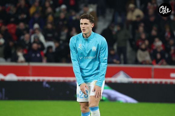 En 2024, Benjamin Pavard avait demandé Kleofina Pnishi en mariage dans un cadre romantique. 

Benjamin PAVARD (Marseille) lors du match LOSC Lille vs Olympique de Marseille, Ligue 1 J15, Decathlon Arena stade Pierre Mauroy, le 5 décembre 2025 © Laurent Sanson / PsnewZ / Bestimage