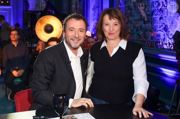 Au même titre que l'humoriste Anne Roumanoff. 

Exclusif - Bernard Montiel, Anne Roumanoff - Enregistrement de l'émission "L'Invitation", présentée par B.Montiel et diffusée le 29 décembre sur Olympia TV
© Jack Tribeca / Bestimage