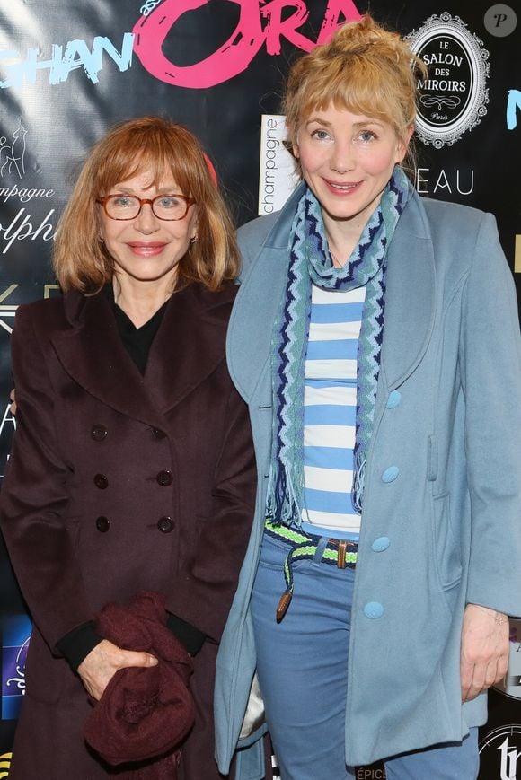 Elisabeth Depardieu et sa fille Julie Depardieu - Photocall du défilé au profit de l'association Meghanora au Salon des Miroirs à Paris, le 20 février 2016. © CVS/Bestimage