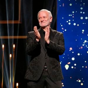 Francis Huster à la 35ème cérémonie des Molières aux Folies Bergère à Paris, France, le 6 Mai 2024. © Bertrand Rindoff / Bestimage