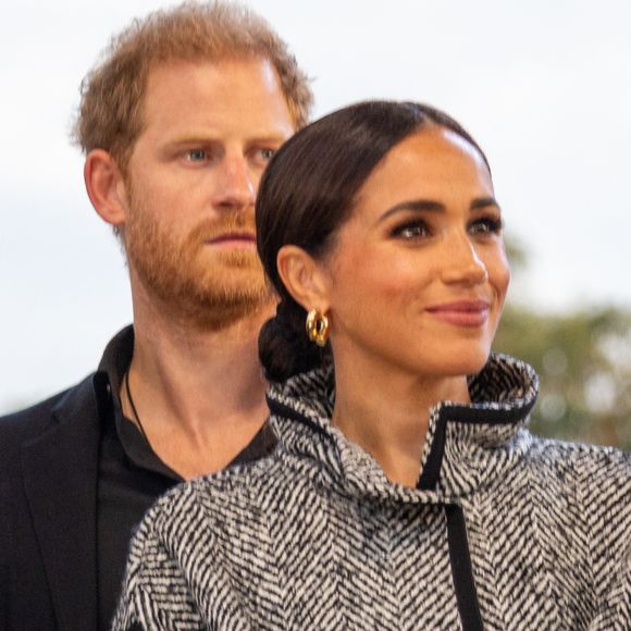 C'est la fin pour Meghan et Harry ! 

Le prince Harry, duc de Sussex et Meghan Markle, duchesse de Sussex, remettent un prix honorifique à Kevin Costner lors de son gala de charité One805 Live, organisé sur son terrain de polo à Summerland près de Santa Barbara. Avec une participation de 10.000 dollars minimum par table, l'élite du comté de Ventura s'est déplacée pour venir en aide aux premiers intervenants dans tout le comté. Au cours de la soirée, marquée par un concert du groupe Maroon 5, de nombreux invités de marque tels que O.Winfrey étaient présents. Zuma Press / Bestimage