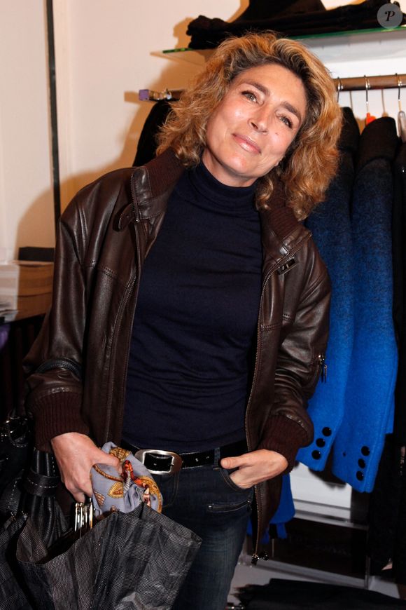 Marie Ange Nardi à l'inauguration du magasin de mode "Twiggy" Sophie Favier et Cathy à Neuilly Sur Seine, près de Paris, France, le 11 octobre 2012. Photo by Audrey Poree/ABACAPRESS.COM