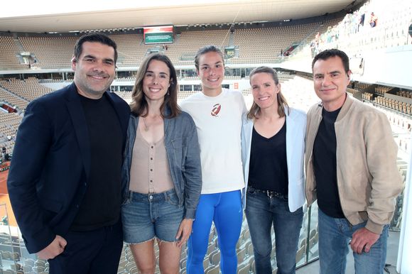 Exclusif - Matthieu Lartot, Alizé Cornet, Loïs Boisson, Justine Henin et Laurent Luyat - Plateau de France Télévision lors des Internationaux de France de Tennis de Roland Garros 2025 - Jour 09, à Paris le 02 Juin 2025. 

© Bertrand Rindoff / Bestimage