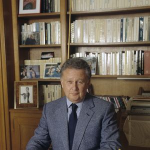 Découvrez les détails de cette propriété d'exception cédée en 2021 par l'homme de lettres.

Archives - En France, Philippe Bouvard dans sa villa de Cannes le 2 février 1996.

© Bestimage
