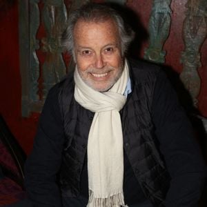 Michel Leeb assiste au lancement du livre d'Étienne de Balasy « Le Guide complet du parfait stand-up et one-man-show » au Buddha-Bar à Paris, en France, le 3 février 2020. Photo de Jérôme Domine/ABACAPRESS.COM