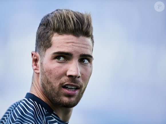 En pleine ascension, Luca Zidane, le célèbre fils du légendaire Zizou, a été victime d'une très violente blessure lors d'un match avec son club de Grenade.

Luca Zidane lors du match de football de La Liga opposant le Real Sociedad au Real Madrid au Deportivo Alavés au stade Anoeta à Saint-Sébastien, Espagne, le 12 mai 2019. Real Sociedad a gagné 3-1.