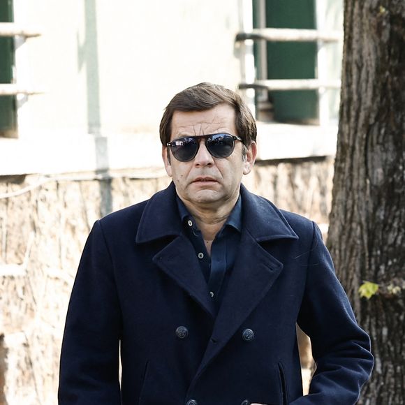Laurent Mariotte conclut finalement cette expérience en rappelant que cuisiner soi-même est meilleur et moins cher.

Laurent Mariotte - Arrivées aux obsèques de Bruno Salomone en l'église Sainte-Anne de Polangis de Joinville-le-Pont (Val-de-Marne) le 23 mars 2026. © Cyril Moreau Dominique Jacovides / Bestimage