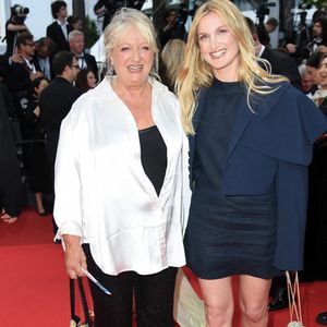 Elle a ainsi permis à ses filles de s'épanouir dans le domaine qu'elles le souhaitaient...

Charlotte de Turckheim et sa fille Johanna Piaton de Turckheim assistent à la Première de La Venue de l'Avenir à Cannes, France, le 22 mai 2025 dans le cadre du 78ème Festival de Cannes. Photo par Aurore Marechal/Abaca