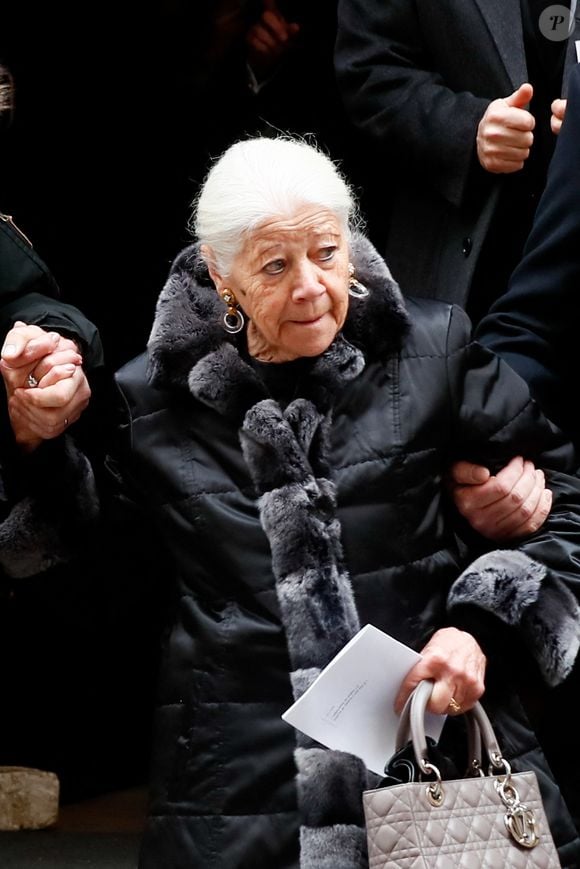 Exclusif - Nicole Pompidou, la veuve du défunt - Obsèques d'Alain Pompidou en l'église Saint-Louis-en-l'Île à Paris, le 18 décembre 2024. 
© Christophe Clovis / Bestimage