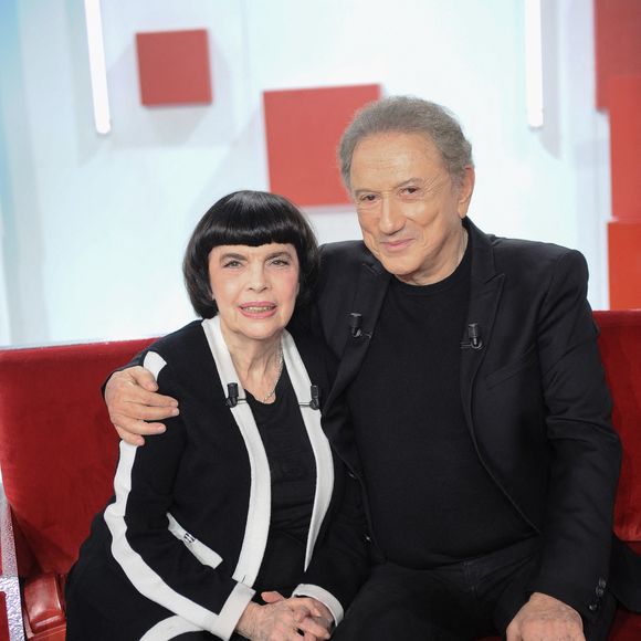 Exclusif - Mireille Mathieu et Michel Drucker - Enregistrement de l'émission "Vivement dimanche" aux studios Rive Gauche, présentée par M.Drucker et diffusée le 5 octobre 2025 sur France 3.
Guillaume Gaffiot/Bestimage