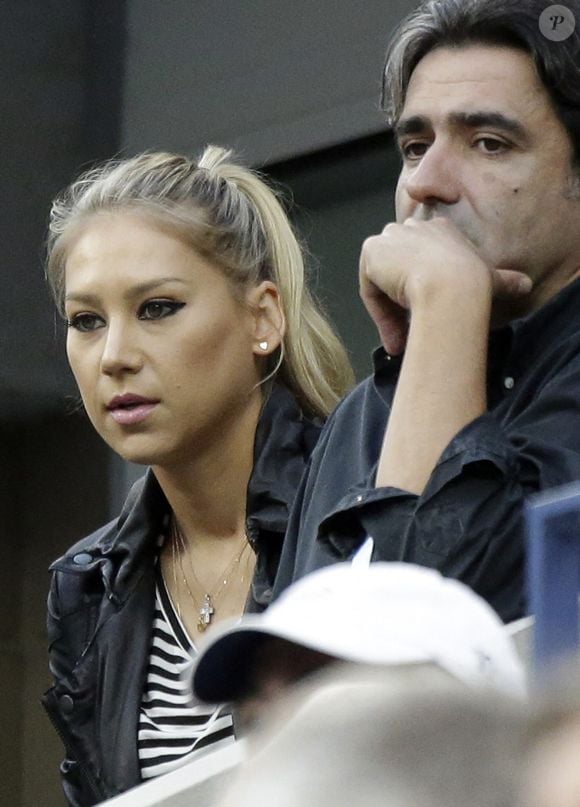 Anna Kournikova regarde Kei Nishikori du Japon contre Marin Cilic de la Croatie dans la finale masculine au Arthur Ashe Stadium à l'US Open de tennis au USTA Billie Jean King National Tennis Center à New York City, NY, États-Unis le 8 septembre 2014. Photo par John Angelillo/UPI/ABACAPRESS.COM