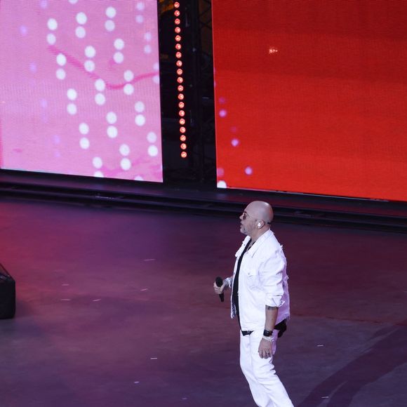 Exclusif - Pascal Obispo lors de l'enregistrement de l'émission La Grande Fête de Carcassonne, diffusée le samedi 6 septembre à 21.10 sur France 2, dans la Cité Médiévale de Carcassonne, France, le 24 juin 2025. © Jack Tribeca/Bestimage