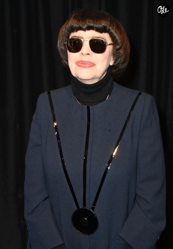 Mireille Mathieu lors du du défilé de mode prêt-à-porter automne-hiver 2023/2024 "Pierre Cardin" lors de la Fashion Week de Paris le 5 mars 2023. 

© Veeren - Christophe Clovis/Bestimage