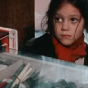 Elle a fait ses premiers pas dans le téléfilm "Le monde des tout-petits" dont l'INA a diffusé quelques images sur Facebook

Marion Cotillard a fait sa première télé à l'âge de 7 ans