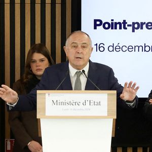 Ce mercredi 22 janvier, il a nommé Didier Guillaume au rang de Commandeur dans l’Ordre de Saint-Charles, à titre posthume.

Exclusif - Didier Guillaume, ministre d’état de Monaco, Camille Gottlieb (présidente de Be Safe Monaco, Association Monégasque de lutte contre
la consommation d’Alcool au volant) - Conférence de presse sur la sécurité routière à Monaco le 16 décembre 2024. Jean-François Ottonello / Nice Matin / Bestimage