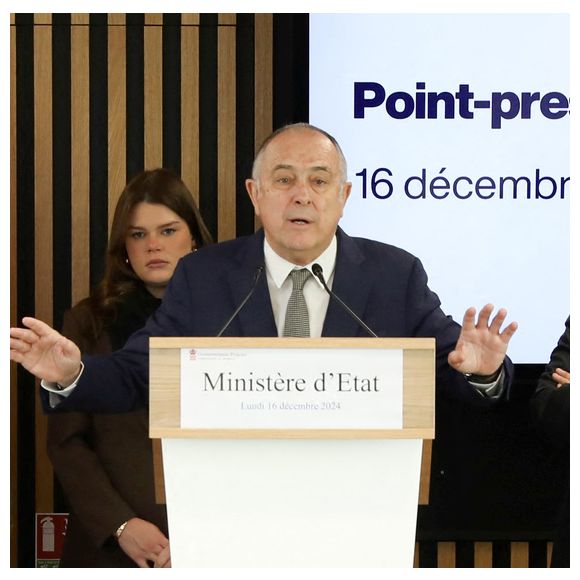 Ce mercredi 22 janvier, il a nommé Didier Guillaume au rang de Commandeur dans l’Ordre de Saint-Charles, à titre posthume.

Exclusif - Didier Guillaume, ministre d’état de Monaco, Camille Gottlieb (présidente de Be Safe Monaco, Association Monégasque de lutte contre
la consommation d’Alcool au volant) - Conférence de presse sur la sécurité routière à Monaco le 16 décembre 2024. Jean-François Ottonello / Nice Matin / Bestimage