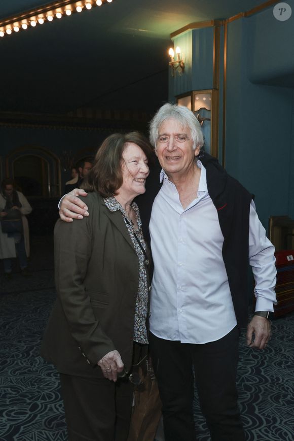 Le chanteur partage sa vie avec Noëlle, son épouse depuis 50 ans, avec qui il a une fille, Martine, et un petit-fils prénommé Toussaint.

Exclusif - Yves Duteil et son épouse Noëlle - Concert d'Yves Duteil aux Folies Bergère pour ses 50 ans de carrière. Le 2 novembre 2023. © Jack Tribeca / Bestimage