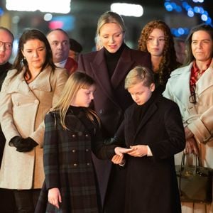 Mélanie-Antoinette de Massy, La princesse Charlène de Monaco, La princesse Gabriella de Monaco, comtesse de Carladès, Le prince Jacques de Monaco, marquis des Baux - La famille princière de Monaco lors de l'embrasement de la barque dans le cadre des célébrations de la Sainte-Dévote, Sainte Patronne de Monaco le 26 janvier 2024.

© Olivier Huitel / Pool Monaco / Bestimage