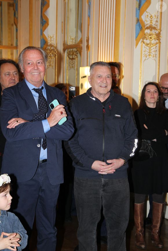 Michel Leeb et Jean-Marie Bigard - Rachida Dati remet à Chantal Ladesou les insignes de Chevalier de la Légion d'Honneur au ministère de la Culture à Paris le 2 février 2026.

© Philippe Baldini / Bestimage