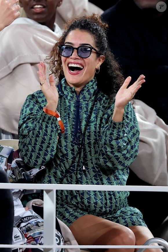Sabrina Ouazani dans les tribunes des Internationaux de France de tennis de Roland Garros 2024 à Paris, France, le 1er juin 2024. © Jacovides-Moreau/Bestimage