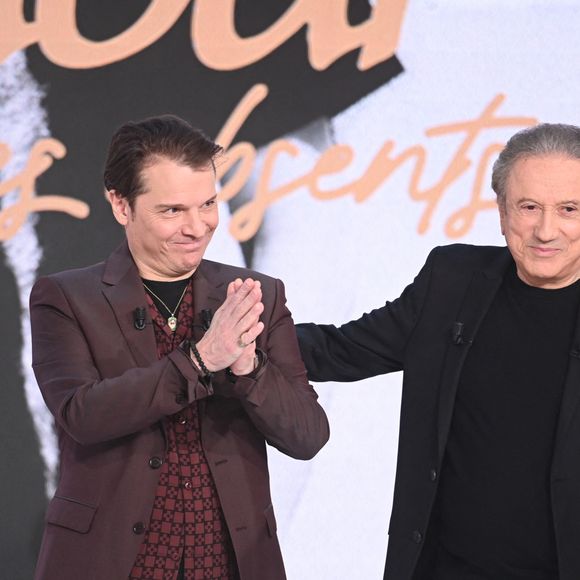 Pour l'occasion, d'autres invités.

Exclusif - Bénabar et Michel Drucker lors de l'enregistrement de l'émission "Vivement dimanche" au studio Rive Gauche, présentée par M. Drucker avec une diffusion sur France 3 le 1er février 2026. © Guillaume Gaffiot/Bestimage