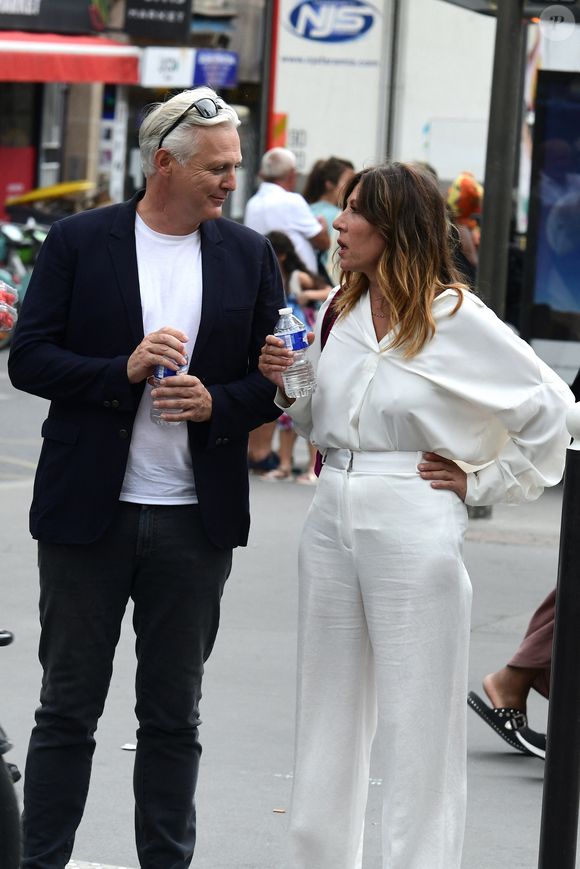 C’est en Occitanie que la comédienne de 57 ans a posé ses valises, dans une résidence vue mer. 

Mathieu Petit et sa compagne Mathilde Seigner - Mariage de Claude Lelouch à la mairie du 18ème à Paris. Le 17 juin 2023. © Agence / Bestimage