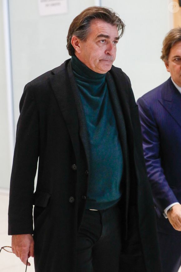 Antoine Alléno a été fauché par un chauffard sans permis et sous l'emprise de l'alcool en 2022

Le chef cuisinier Yannick Alléno à la sortie de la salle d'audience - Mort d'Antoine Alléno (fils du chef cuisinier Yannick Alléno) en 2022 © Christophe Clovis/Bestimage