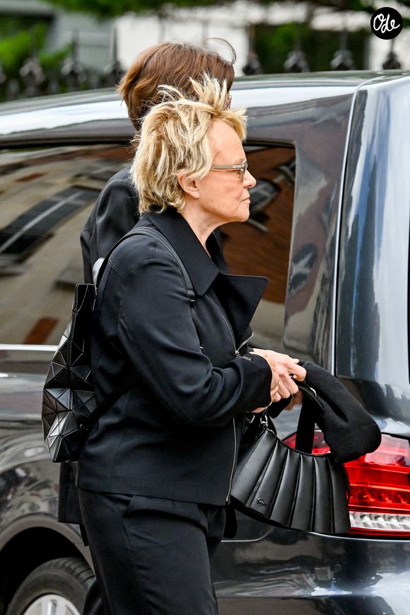 Muriel Robin lors des funérailles de B. Chirac à la basilique Sainte-Clotilde à Paris (7e) le 12 juin 2026. L’ancienne première dame de France est décédée le 5 juin 2026 à l’âge de 93 ans. 
© Jacovides / Liewig / Bestimage