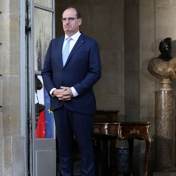 Cette mise en garde à vue se déroule dans les locaux de la gendarmerie de Montpellier

Passation de pouvoirs entre l'ancien Premier ministre français, Jean Castex et la nouvelle Première ministre française, Elisabeth Borne à l Hôtel de Matignon à Paris, France, le 16 mai 2022. © Stéphane Lemouton/Bestimage