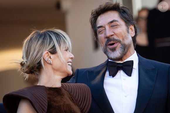 Le duo a affiché une belle complicité devant les photographes sur les marches du Palais des Festivals.

Marina Foïs, Javier Bardem - Montée des marches du film " El Ser Querido " lors du 79ème Festival International du Film de Cannes, le 16 mai 2026. © Jacovides-Moreau / Bestimage