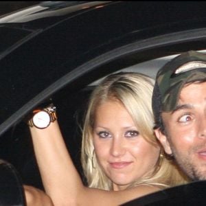 Exclusif : Enrique Iglesias et Anna Kournikova sortent d'un dîner dans un restaurant luxueux de Miami.