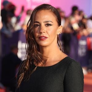 Et de se confier à nos confrères sur son quotidien en Martinique où elle se contente d'"une vie très simple mais qui surpasse tous mes rêves", loin de la pression.

Alice Belaidi - Arrivées à la cérémonie de clôture de la 50ème édition du Festival du Cinéma américain à Deauville. Le 14 septembre 2024
Denis Guignebourg / Bestimage