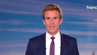 Léa Salamé : en plein JT de France 2, son remplaçant Jean-Baptiste Marteau lui adresse un message très remarqué
