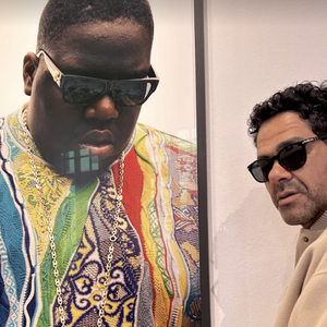 Jamel Debbouze avec sa fille à une exposition parisienne